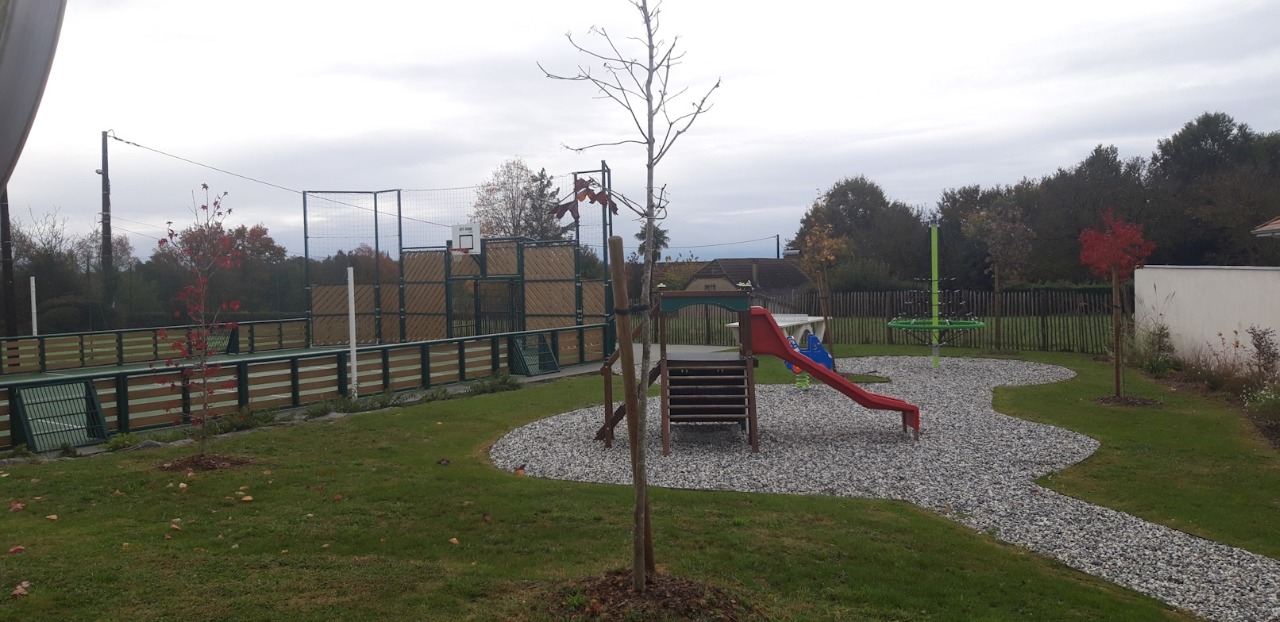 city-stade à Escurès
